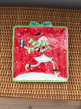 Tabletop Winter's Frost Snowman Plate, a decorative ceramic plate featuring a